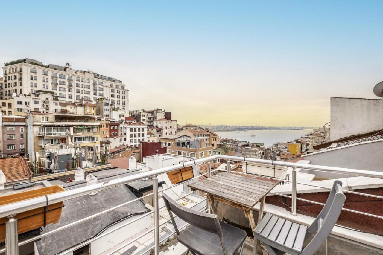 Appartement Sleek Flat With Excellent View In Cihangir *